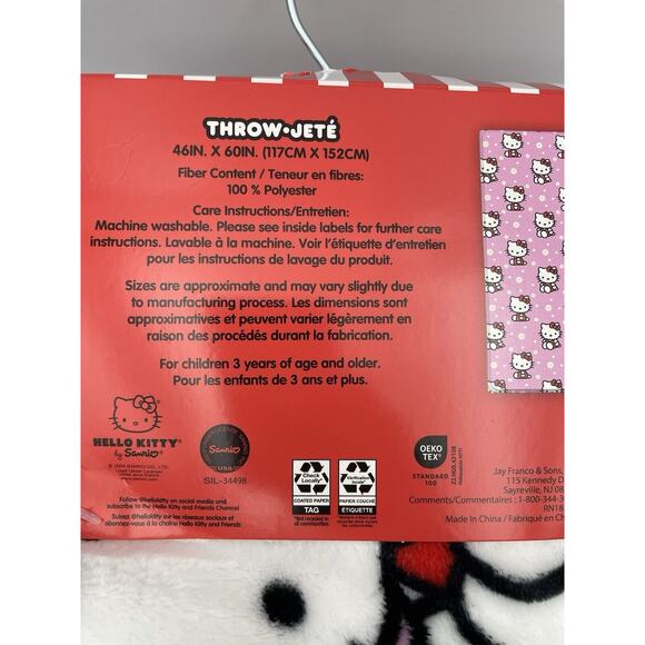 NEW Hello Kitty Pink Plush Throw Blanket 46"x60" Daisies - Picture 8 of 9